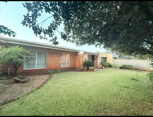 3 BEDROOM HOUSE FOR SALE IN VANDERBIJLPARK CW 1